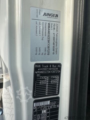 Box van MAN TGL 8.160 / Seitentür / LBW