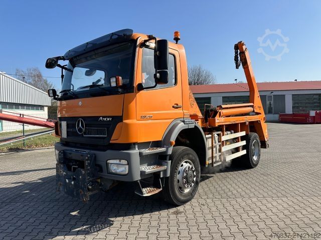 Skip truck MERCEDES-BENZ Axor 1829 AK 4x4 / Winterplatte