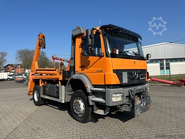 Skip truck MERCEDES-BENZ Axor 1829 AK 4x4 / Winterplatte