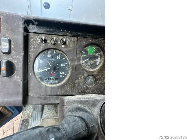 Viehtransporter Mercedes-Benz 817 3-4 Pferde original 75.224 km