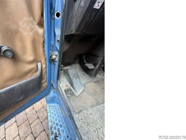 Viehtransporter Mercedes-Benz 817 3-4 Pferde original 75.224 km