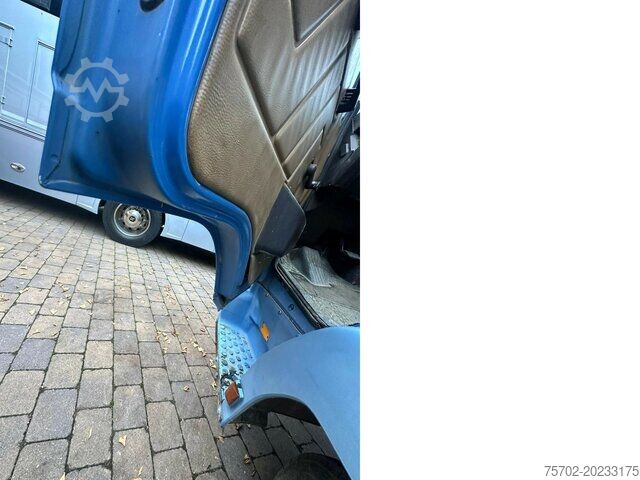 Viehtransporter Mercedes-Benz 817 3-4 Pferde original 75.224 km