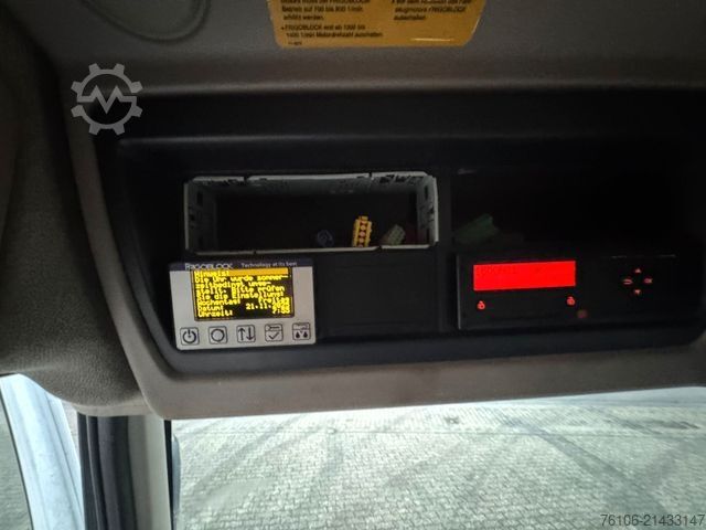 Refrigerated truck DAF LF 16.260 Tiefkühlkoffer mit Ladebordwand