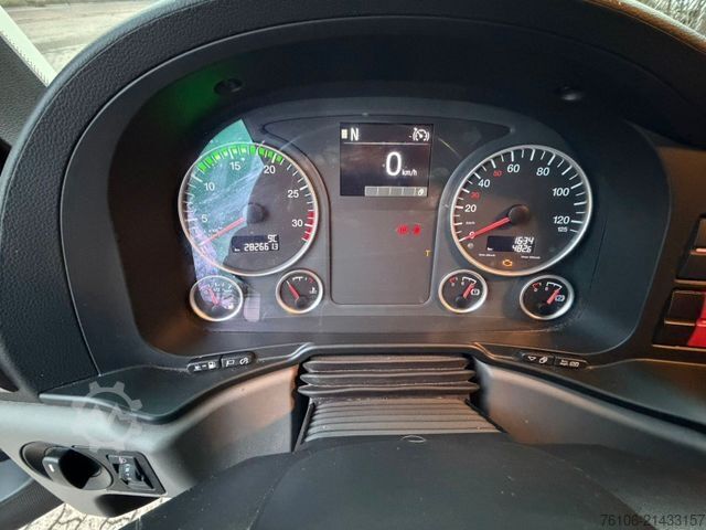 Box van MAN TGL 8.190  Isolier Koffer mit Ladebordwand