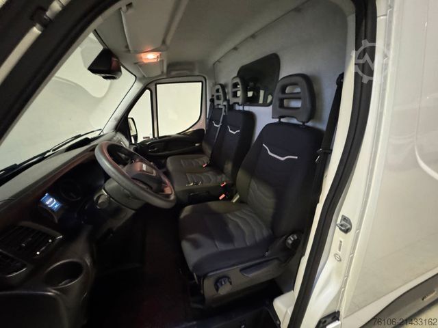 Kastenwagen IVECO Daily 35S16 Kastenwagen *Klima*2 stück auf Lager
