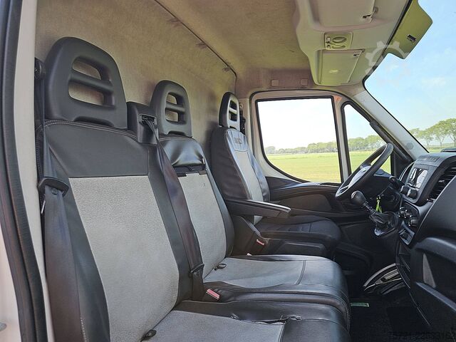 High-roof van IVECO DAILY 35 C 18 3.0 L2H2