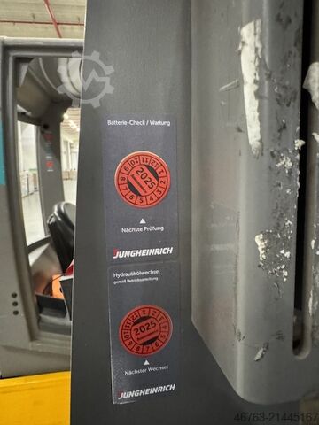 Schubmaststapler 1,8 to. Jungheinrich ETV 318