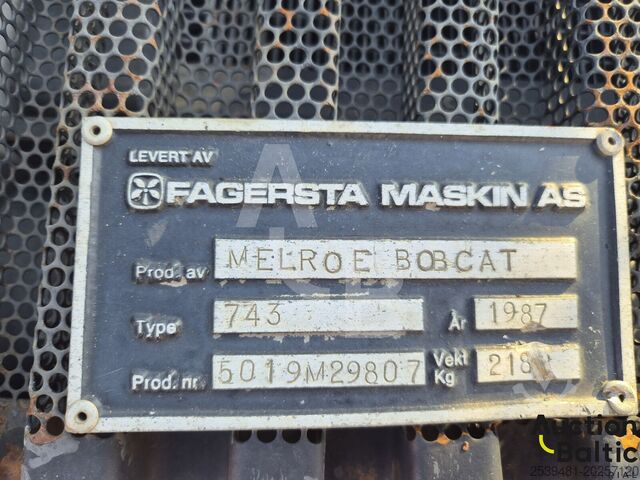 Loader Bobcat 743