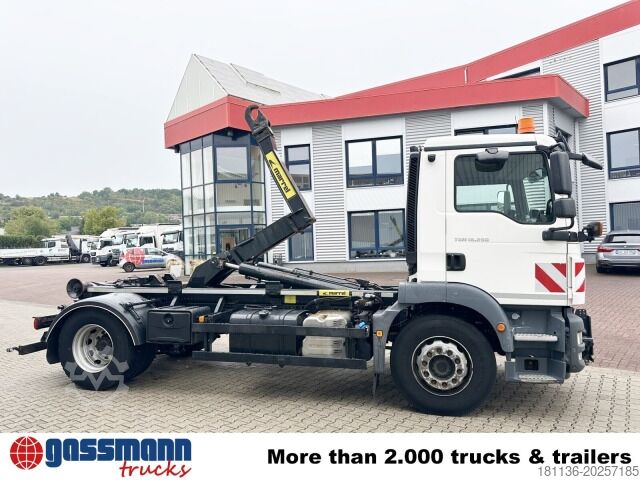 Roll-off tipper truck MAN TGM 18.290 4x2 BL, Winterdienstausstattung