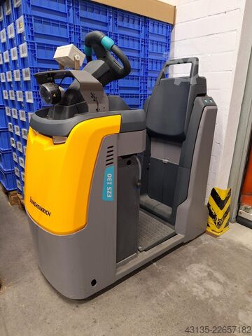Manual pallet jack Jungheinrich EZS 130