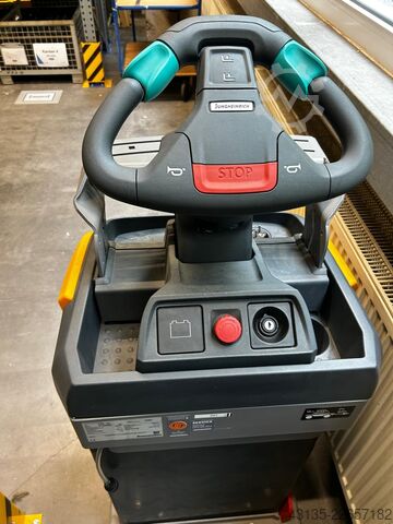 Manual pallet jack Jungheinrich EZS 130