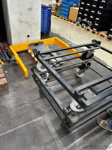 Manual pallet jack Jungheinrich EZS 130