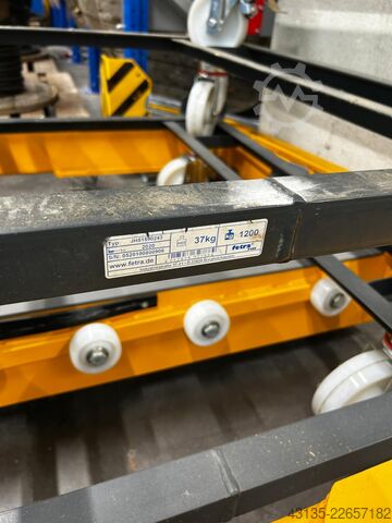 Manual pallet jack Jungheinrich EZS 130
