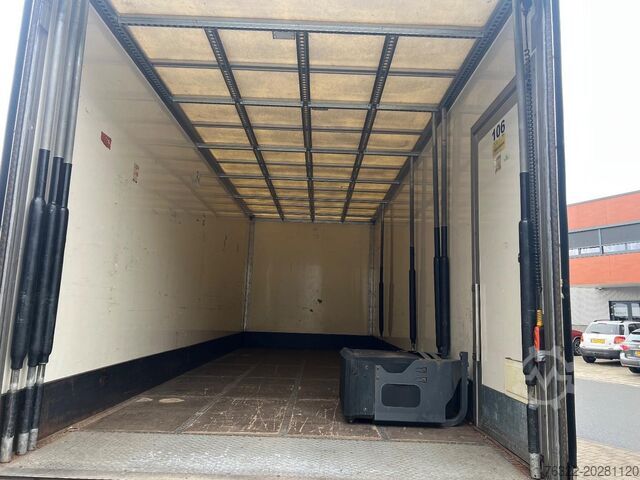 Box body Volvo FE 250 4X2 E6  / SLEEPERCAB / AIRCO / STANDKACH...