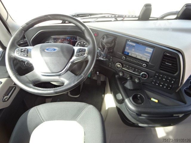 Standard tractor unit FORD F-Max Sattelzugmaschine