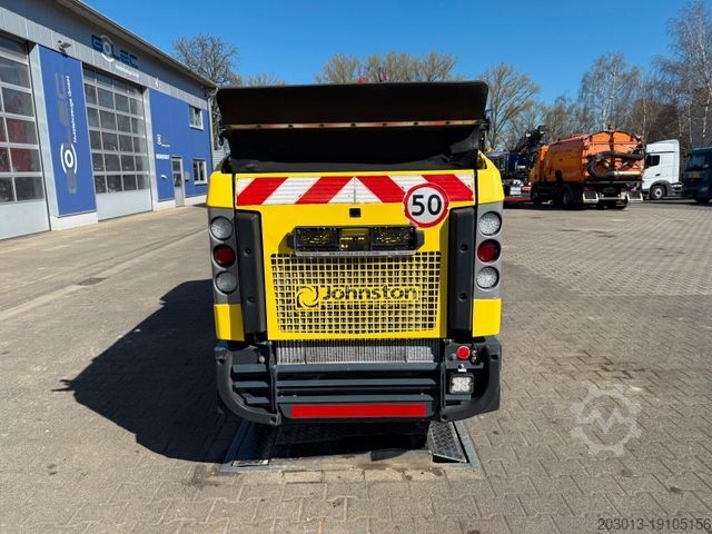 Road sweeper Johnston C202 Kleinkehrmaschine 2 M³ - 6.000 h