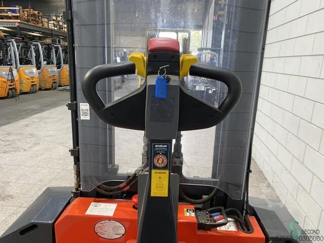 Stacker Combilift COMBI-WR4