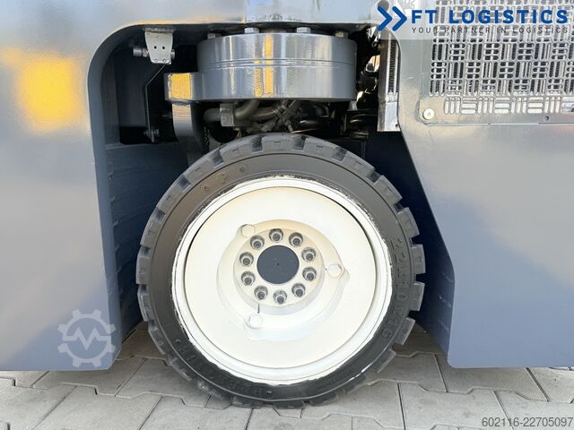 Vierwegestapler Combilift CB3000 DIESEL TRIPLEX 4900 POSITIONER