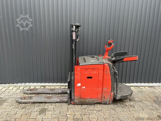 Stand-on stacker Linde D10AP