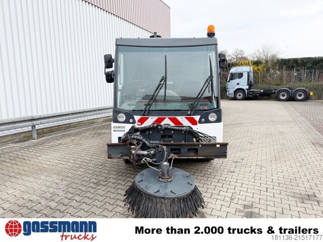 Kehrmaschine Aebi MFH 5500, 4-Rad-Lenkung, 3-Besen, Hochentleerung,