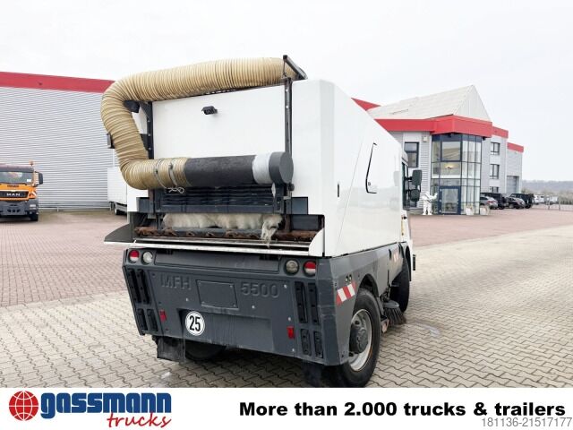 Kehrmaschine Aebi MFH 5500, 4-Rad-Lenkung, 3-Besen, Hochentleerung,