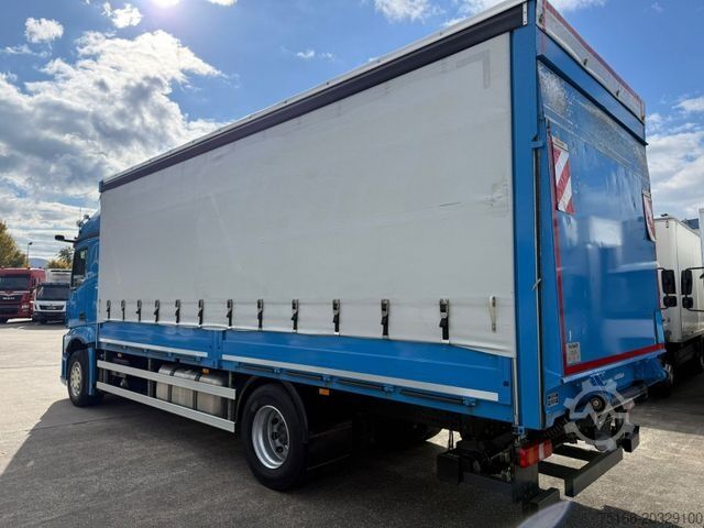 Flatbed truck MERCEDES-BENZ ACTROS 1833 L Pritsche/Plane 7,30 m LBW 2.000 kg