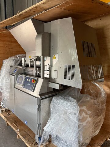 Form-, Panier- und Frittierlinie mit Top-Ausstattung, nahezu neuwertig. GEA Complete 600mm forming, coating and frying line