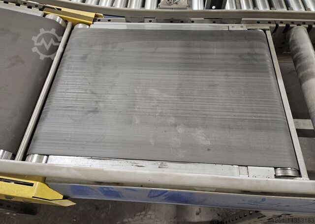 Inclined conveyor belt SSI Schäfer 