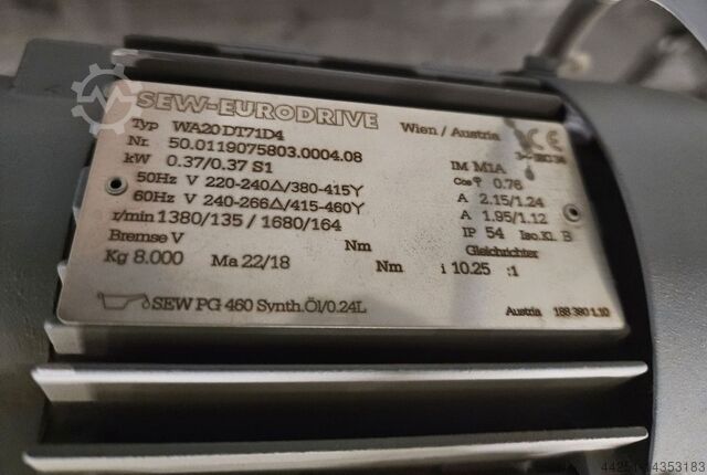 Inclined conveyor belt SSI Schäfer 