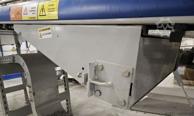 Ascending conveyor belt SSI Schäfer 