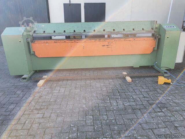 Schwenkbiegemaschine Geka 