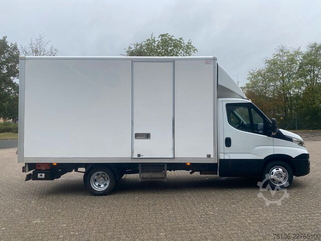 Box van IVECO Daily 35C14 Hi-Matic Koffer mit Ladebordwand