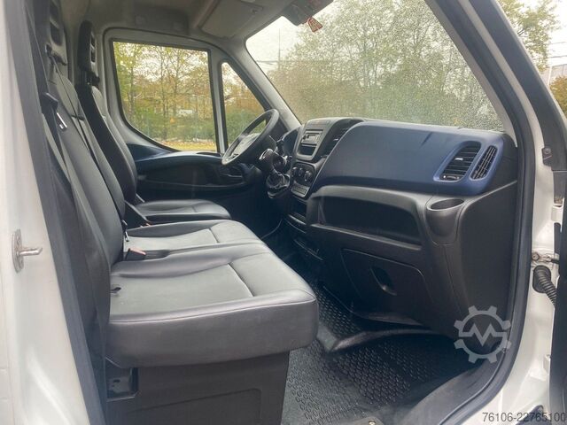 Box van IVECO Daily 35C14 Hi-Matic Koffer mit Ladebordwand