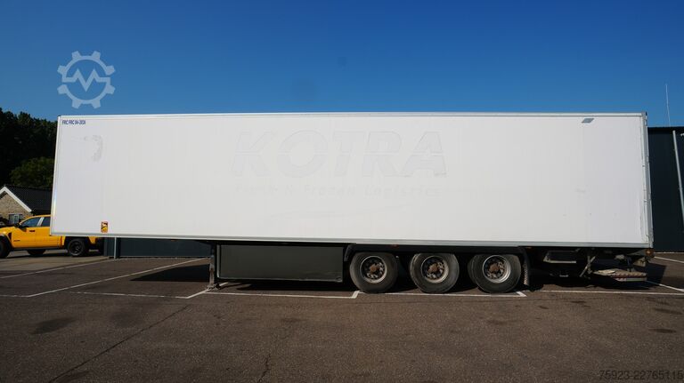 Refrigerated/frozen transport LAMBERET 3 Axle frigo trailer Carrier Vector 1950 Bi-Temp