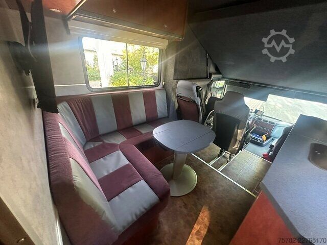 Van DAF CF Roelofsen 6 Pferde Wohnung