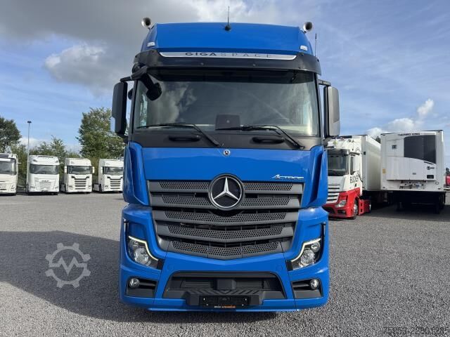 Standard SZM Mercedes-Benz 1851 LS Actros Gigaspace Retarder 2 x PTO