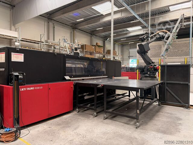 Hybrider UV-LED-Digitaldrucker AGFA AGFA TAURO 2500LED Double robot