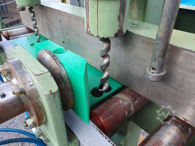 Log house drilling machine with undercutter Markon Finland 