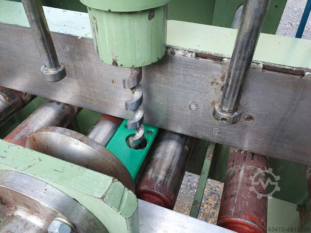 Log house drilling machine with undercutter Markon Finland 