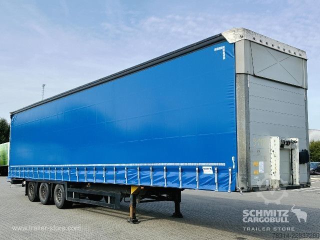 Auflieger mit Pritsche & Plane Schmitz Cargobull Curtainsider Coil Getränke