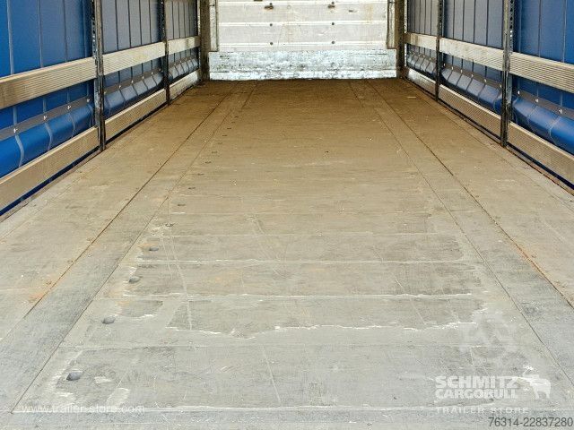 Auflieger mit Pritsche & Plane Schmitz Cargobull Curtainsider Coil Getränke