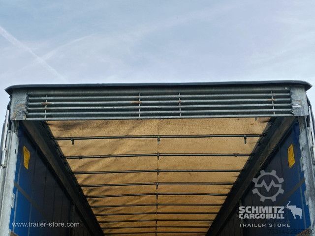 Auflieger mit Pritsche & Plane Schmitz Cargobull Curtainsider Coil Getränke