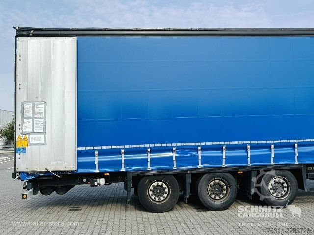 Auflieger mit Pritsche & Plane Schmitz Cargobull Curtainsider Coil Getränke