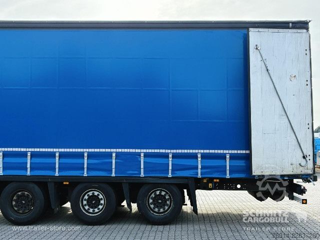 Auflieger mit Pritsche & Plane Schmitz Cargobull Curtainsider Coil Getränke