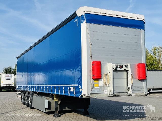 Auflieger mit Pritsche & Plane Schmitz Cargobull Curtainsider Standard Getränke