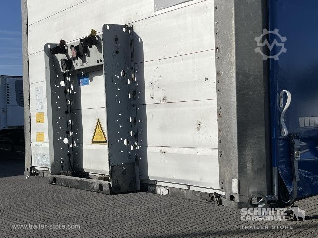 Auflieger mit Pritsche & Plane Schmitz Cargobull Curtainsider Mega Getränke