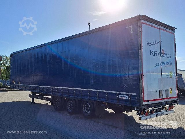 Auflieger mit Pritsche & Plane Schmitz Cargobull Curtainsider Mega Getränke