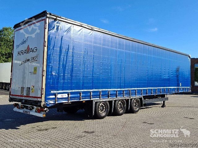 Auflieger mit Pritsche & Plane Schmitz Cargobull Curtainsider Mega Getränke