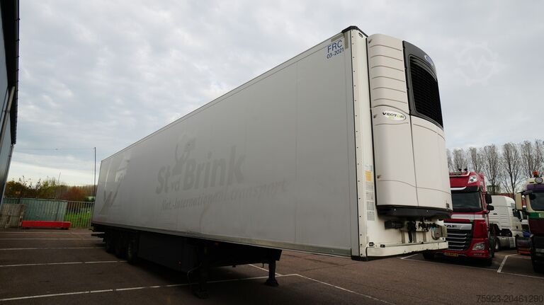Kühl-/Tiefkühltransport Schmitz Cargobull 3 AXLE FRIGO TRAILER WITH CARRIER VECTOR