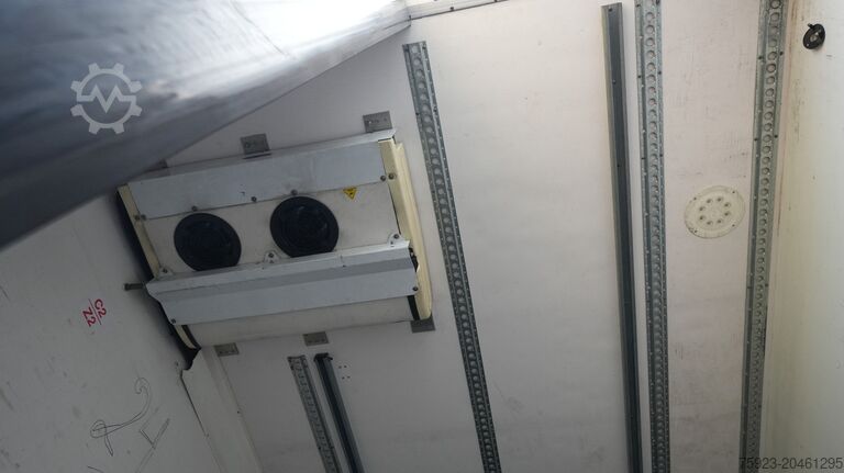 Kühl-/Tiefkühltransport LAMBERET 3 AXLE FRIGO TRAILER WITH CARRIER VECTOR 1950 M...